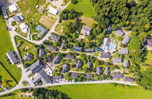 Finkenstein am Faaker See Apartment | Lovely apartment for 6 guests with pool, WIFI, TV, pets allowed and parking