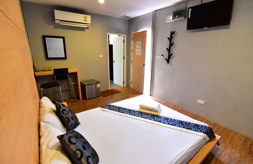 Bang Phli Hotel | Love Box Resort