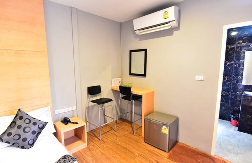 Bang Phli Hotel | Love Box Resort