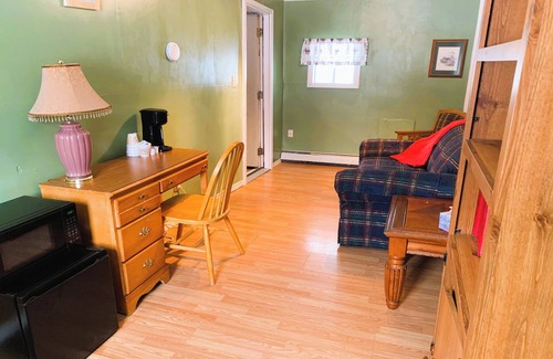Fort Kent Hotel | Love Hotels St John River by OYO at Fort Kent ME