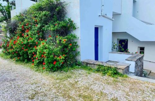 Posidonia Apartment | Love Limni No 1 in Peaceful Poseidonia