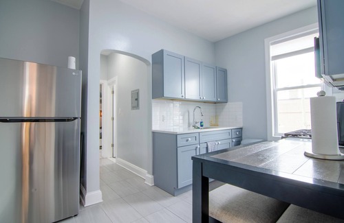 Industry Apartment | Love my place- 10 Mins Away To NYC - Pristine Apartment