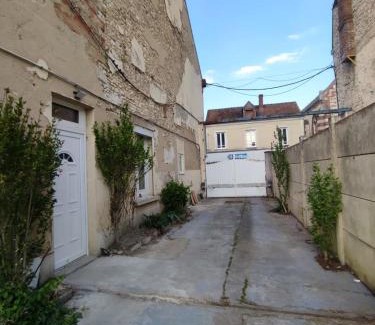Montargis Apartment | Love Room à Montargis