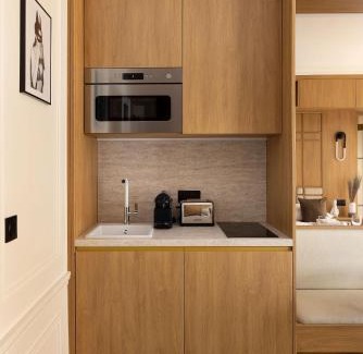 Plaisance Apartment | Love room avec Jacuzzi & Cinema-Gare Mont Parnasse