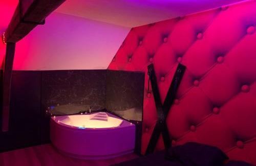 Bonnetable Apartment | Love room avec jacuzzi privé