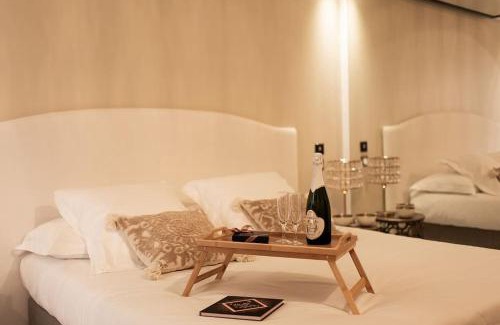 Saint-Rambert-d'Albon Apartment | Love room Dubaï & Balnéo