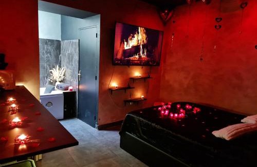 Vaise Hotel | Love Room Jacuzzi