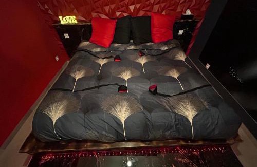 Montmeyan Apartment | Love Room La Tour