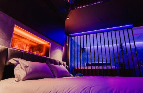 Orleans Apartment | Love Room Les Private Places - Lit King Size et Jacuzzi Privé