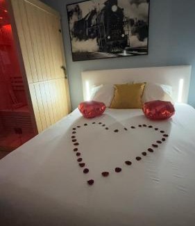Plessis Tison Apartment | Love room nantais