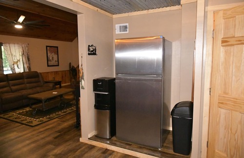 Leeper Cabin | Love to hike, kayak or just relax? Bring your friends, family, and dogs!