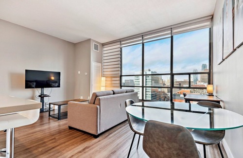 Bay Street Corridor Apartment | Lovely 1+1-BR in DT Toronto
