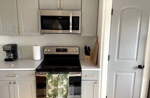 Cottonwood Heights Apartment | Lovely 1-Bdrm Apt w/Hot Tub - 5 mins from Canyons