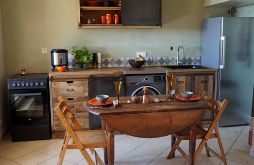 Cerbere Apartment | Lovely 1-Bed Apartment literally on the beach