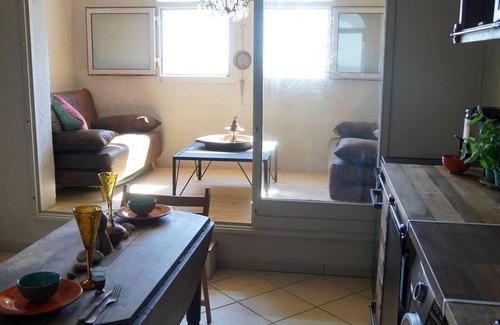 Cerbere Apartment | Lovely 1-Bed Apartment literally on the beach