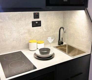 Oadby Apartment | Lovely 1 Bed Studio 4B near Royal Infirmary and DMU