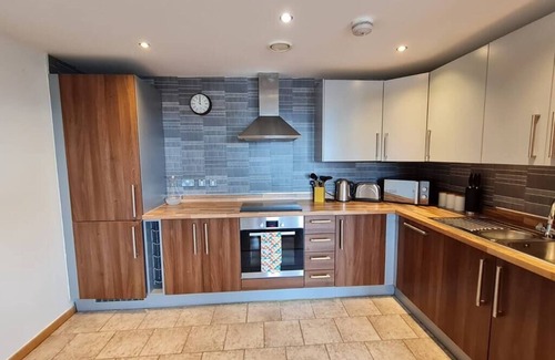 Hope Street Apartment | Lovely 1 bedroom apartment with a view