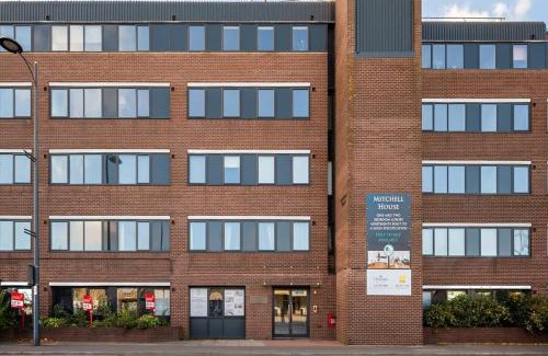 Eastleigh Apartment | Lovely 1 Bedroom Apartment in Eastleigh Town Centre