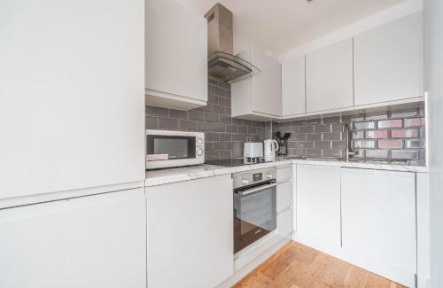 Eastleigh Apartment | Lovely 1 Bedroom Apartment in Eastleigh Town Centre