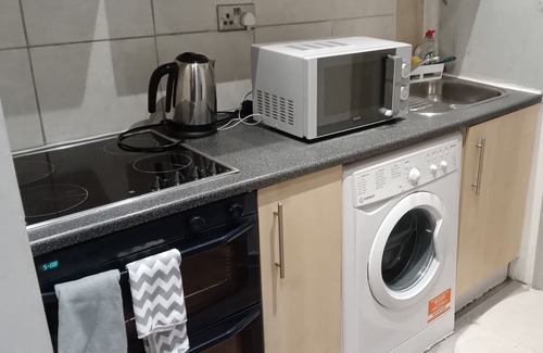 Lewisham Apartment | Lovely 1 Bedroom Apartment With Garden