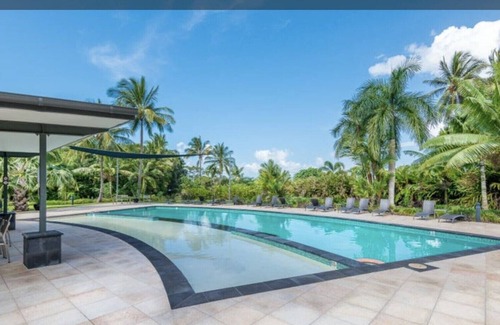 Clifton Beach Apartment | Lovely 1 Bedroom Studio Apartment with Pool