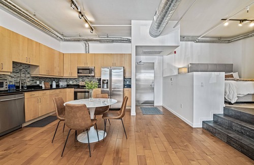 Civic Center Mall Condo | Lovely 1 Bedroom Condo with Office in the Heart of Old Town!