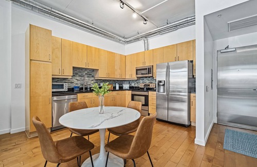 Civic Center Mall Condo | Lovely 1 Bedroom Condo with Office in the Heart of Old Town!
