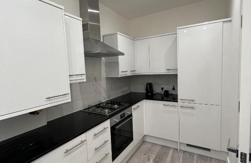 South Acton Apartment | Lovely 1-bedroom flat with Patio