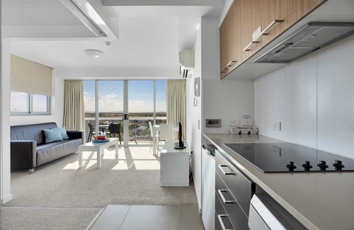 Mackay Apartment | Lovely 1-bedroom in the Heart of Mackay w/Pool