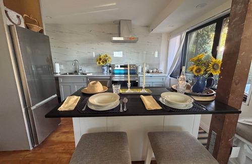 Laguna Beach Apartment | Lovely 1-bedroom Laguna Beach Suite, just a short stroll to Crescent Bay