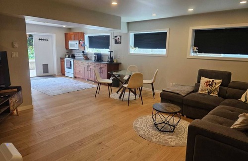 Victoria Apartment | Lovely 1 Bedroom Suite Near Town