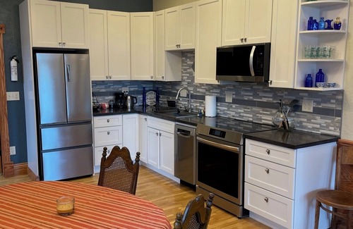 La Junta Apartment | Lovely 1 bedroom suite in Historic La Junta home- cozy, clean & convenient stay