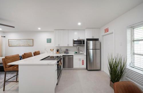 Harbordale House | Lovely 1 Bedroom - Just Beachy Unit 2