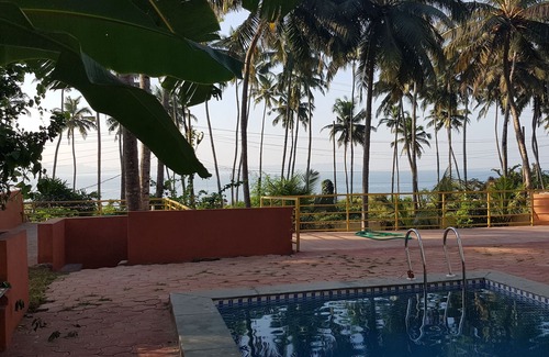 Reis Magos Apartment | Lovely 1bhk sea facing apartment with pool