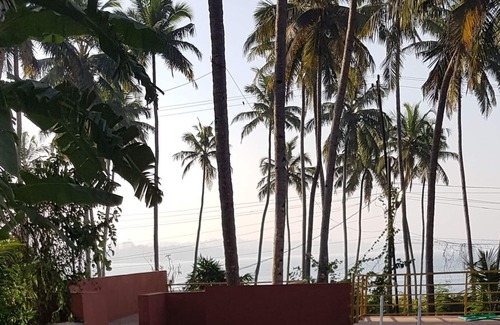 Reis Magos Apartment | Lovely 1bhk sea facing apartment with pool