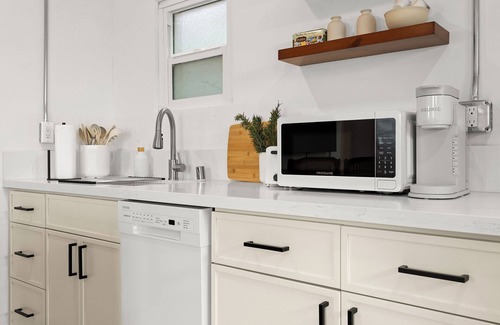 Los Angeles House | Lovely 1BR/1BA in Inglewood with Private Yard & W/D
