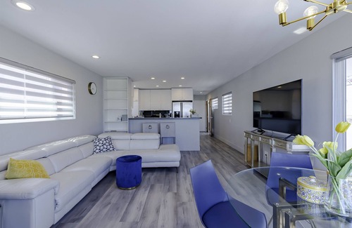 Los Angeles County Apartment | Lovely 1BR + Free Parking in Venice Beach, Sleep 4