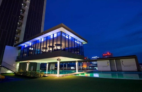 Kampung Durian Daun Apartment | Lovely 1BR Suite with Incredible Restaurant