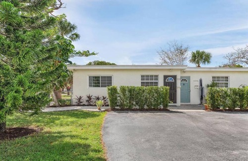 Lake Park House | Lovely 2-Bdr w/Patio, Lake Park!