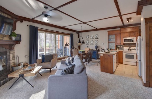Mont-Tremblant Condo | Lovely 2 bdrms 2 baths 10 mins walk or free shuttles to village Mont-Tremblant