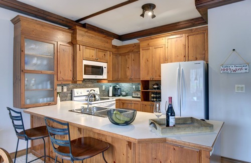 Mont-Tremblant Condo | Lovely 2 bdrms 2 baths 10 mins walk or free shuttles to village Mont-Tremblant