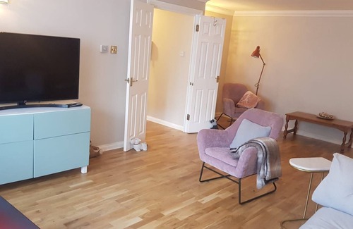 Abbey Apartment | Lovely 2 bed 2 bath apartment in the heart of wimbledon