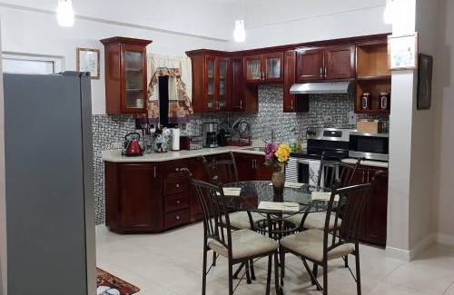 Eden Gardens Apartment | Lovely 2-Bed Apartment in the New Kingston Area