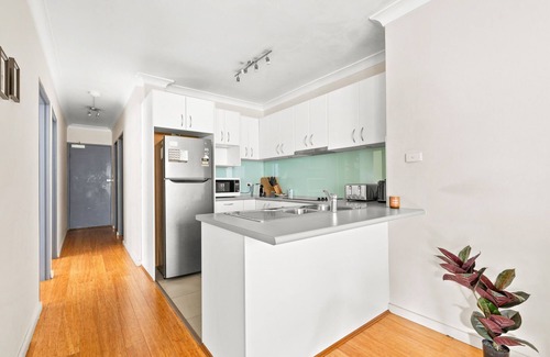 Coogee Apartment | Lovely 2-Bed with Balcony 150 m from Coogee Beach