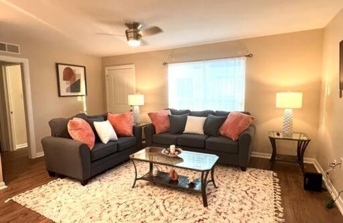 North Houston Apartment | Lovely 2 Bedroom/2 Bath Houston, Heights/Galleria