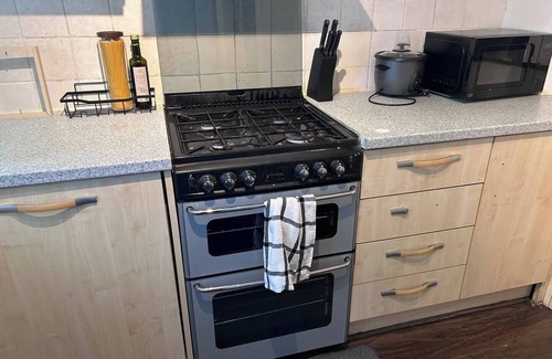 Jubilee Apartment | Lovely 2-bedroom apartment in London with Free Parking
