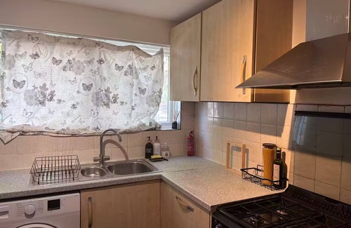 Jubilee Apartment | Lovely 2-bedroom apartment in London with Free Parking
