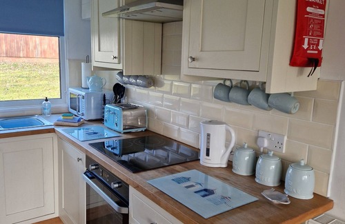 Dartmouth Ski Chalet | Lovely 2 bedroom chalet sleeps 4 in Dartmouth WIFI +Electric inc Pet friendly.