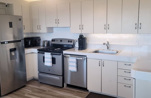 Bolongo Bay Condo | Lovely 2 Bedroom Condo with pool and amazing views