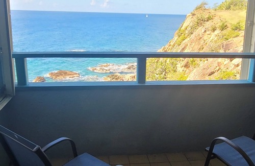 Bolongo Bay Condo | Lovely 2 Bedroom Condo with pool and amazing views